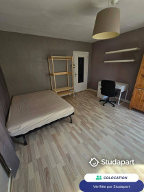 Chambre à Évry-Courcouronnes