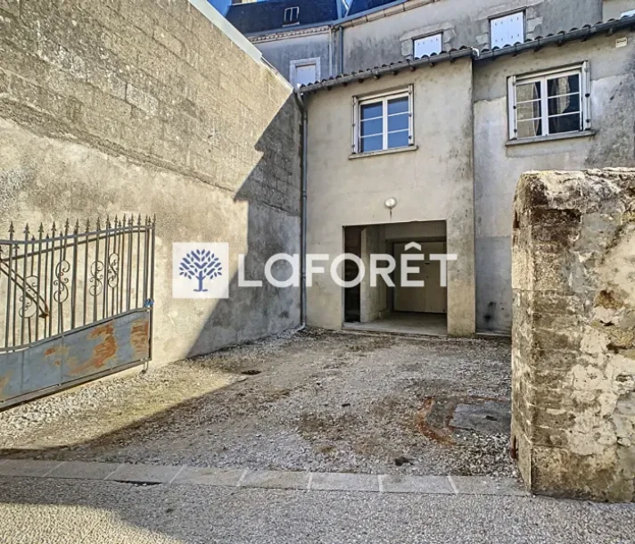 Maison à Secondigny