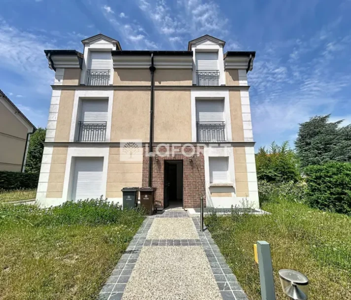 Voir la photo 1/18 du type house à La Celle-Saint-Cloud