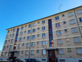 Appartement à La Chapelle-Saint-Luc