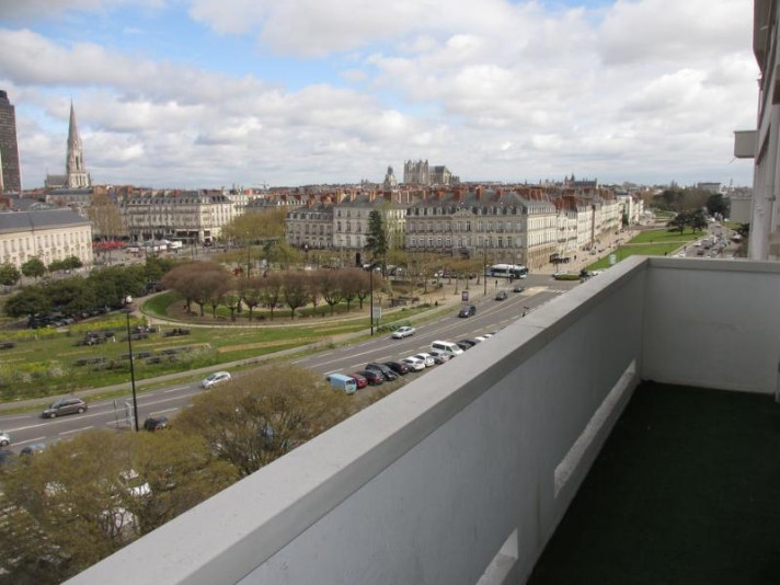 Voir la photo 1/8 du type apartment à Nantes