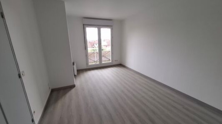 Voir la photo 1/7 du type apartment à Compiègne