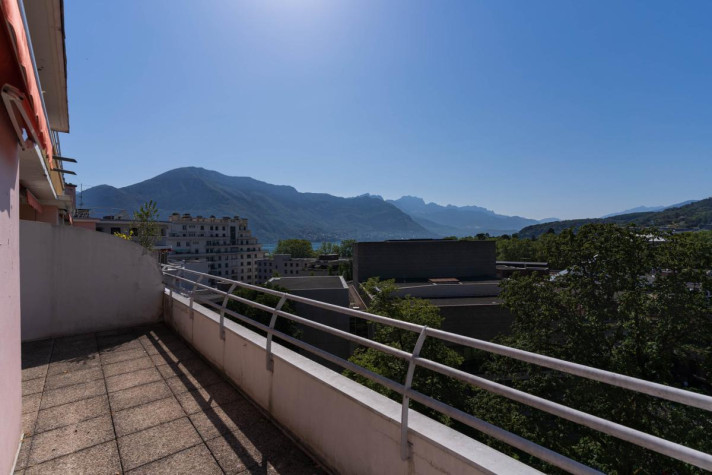 Voir la photo 1/8 du type apartment à Annecy