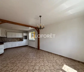 Maison à La Chapelle-Launay
