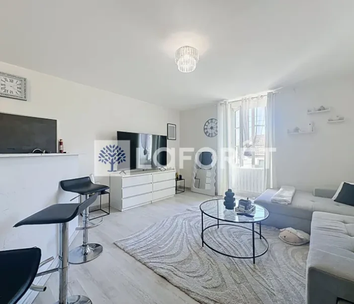 Voir la photo 1/8 du type apartment à Bressuire