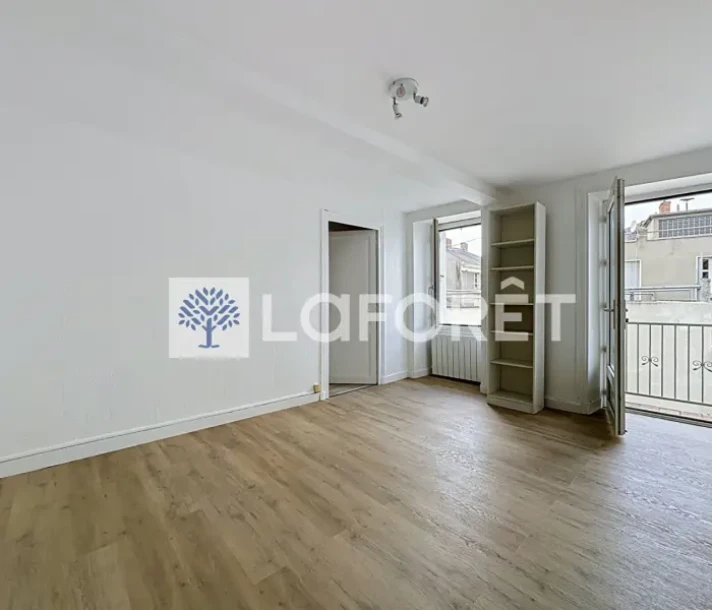 Voir la photo 1/8 du type apartment à Thouars