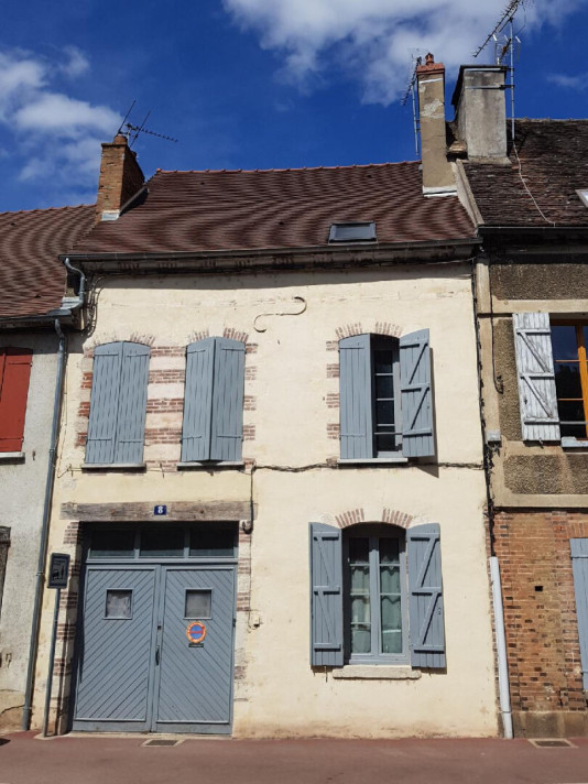 Maison à Villeneuve-sur-Yonne