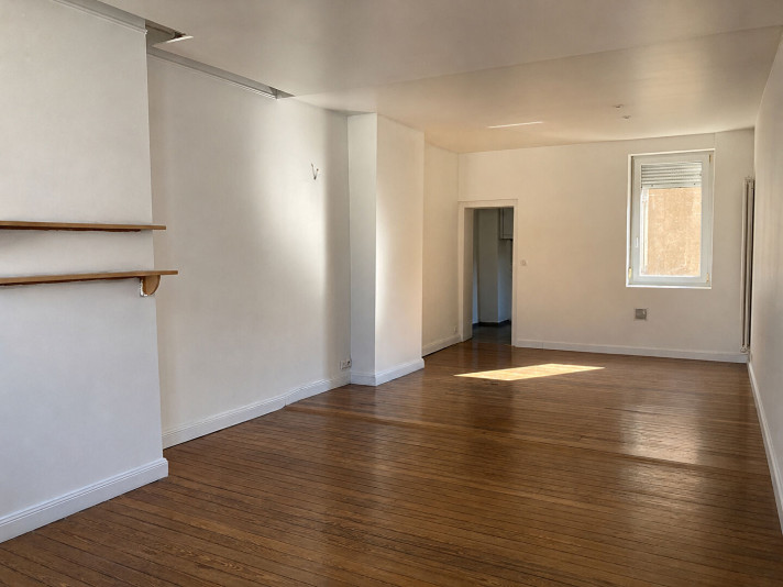 Voir la photo 1/8 du type apartment à Metz