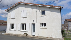 Maison à Corme-Royal