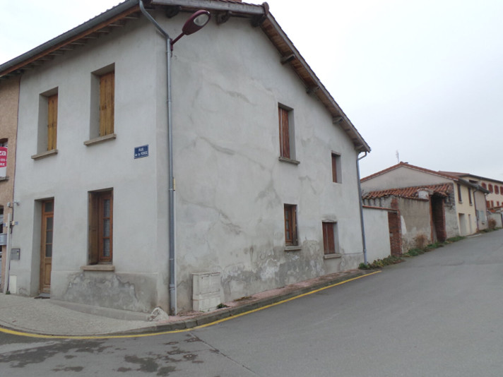 Voir la photo 1/10 du type house à Champdieu