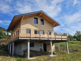 Maison à Queyrières