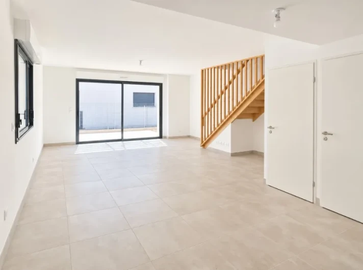 Voir la photo 1/8 du type apartment à Nîmes