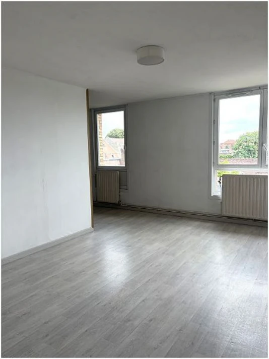 Voir la photo 1/9 du type room à Tourcoing