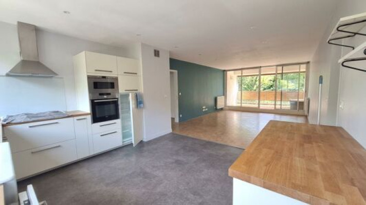 Appartement à Vaux-le-Pénil