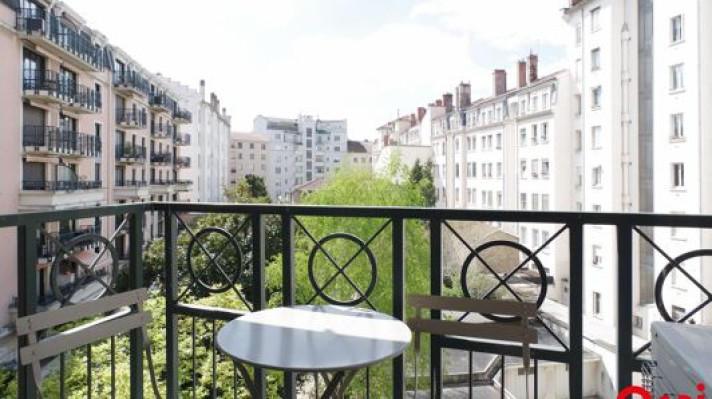 Voir la photo 1/12 du type apartment à Lyon