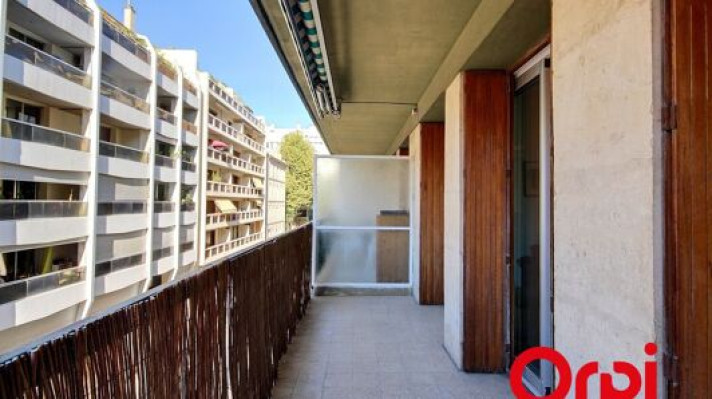 Voir la photo 1/14 du type apartment à Marseille