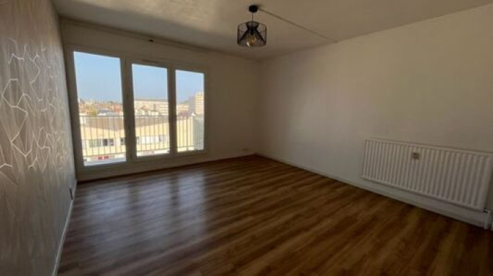 Voir la photo 1/10 du type apartment à Compiègne