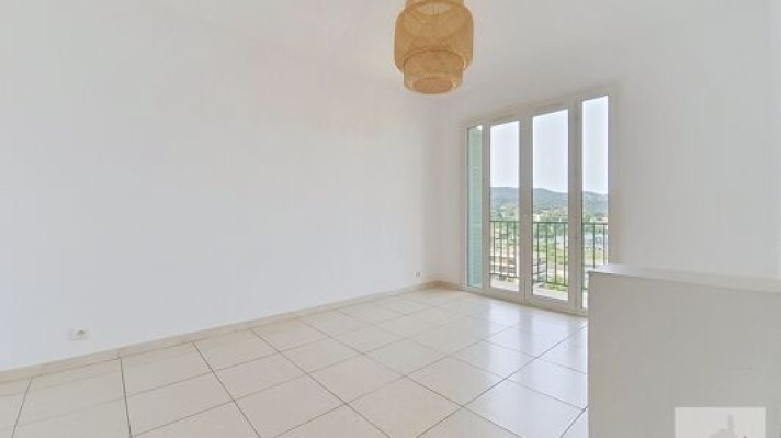 Voir la photo 1/9 du type apartment à Ajaccio