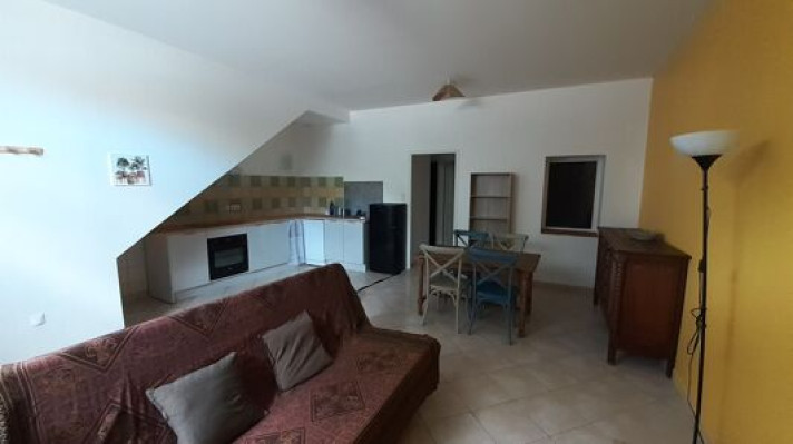 Voir la photo 1/7 du type house à Joyeuse