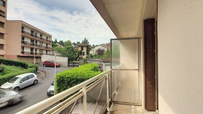 Voir la photo 1/6 du type apartment à Aurillac