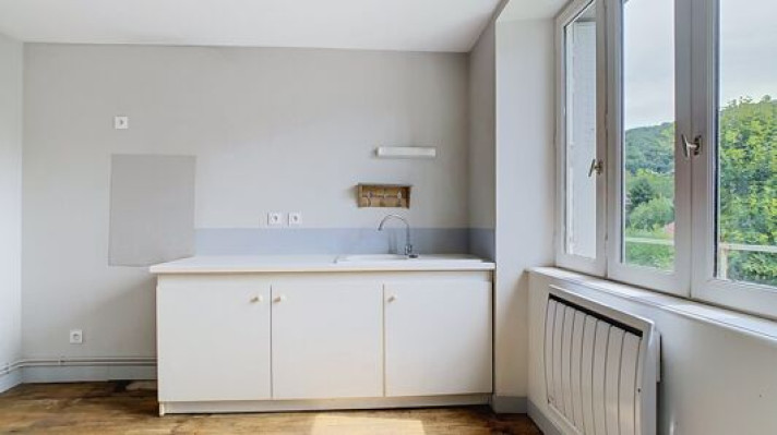 Voir la photo 1/13 du type apartment à Saint-Martin-Valmeroux