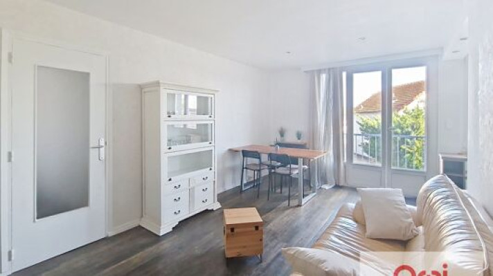 Voir la photo 1/8 du type apartment à Montluçon