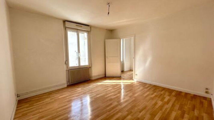 Voir la photo 1/12 du type apartment à Reims
