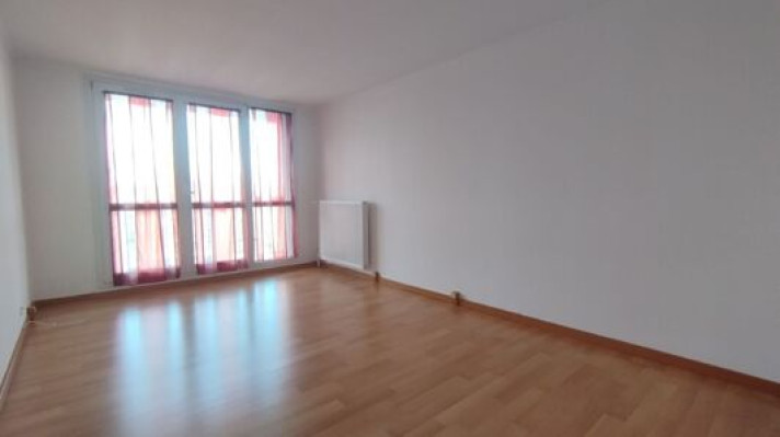 Voir la photo 1/6 du type apartment à Compiègne