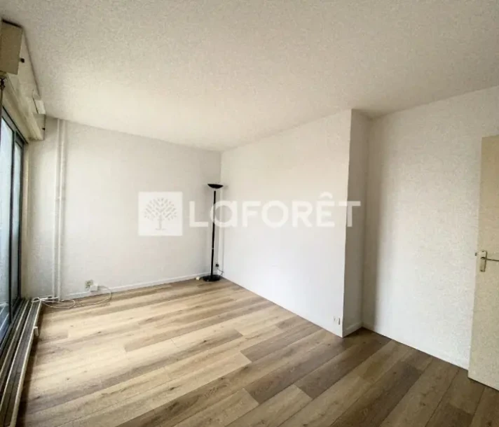 Studio à Courbevoie