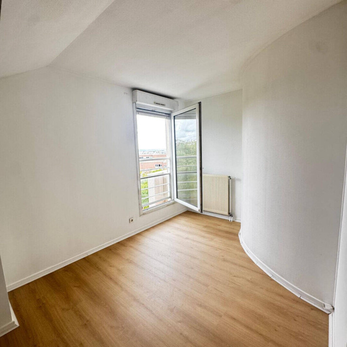 Voir la photo 1/7 du type apartment à Bron