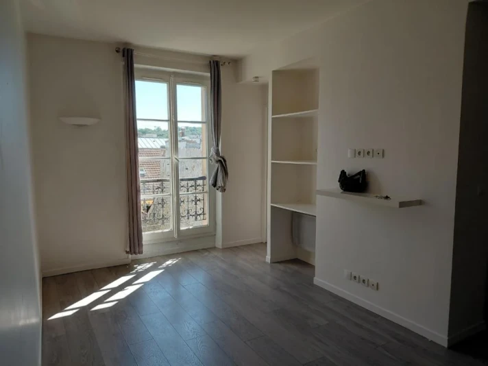 Voir la photo 1/4 du type apartment à Versailles