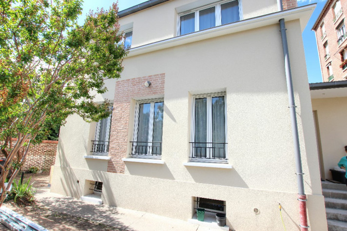 Voir la photo 1/16 du type house à Courbevoie