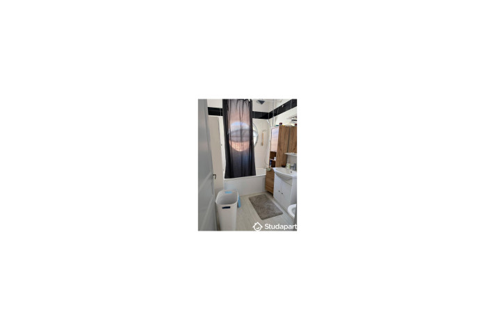 Voir la photo 1/5 du type room à Poitiers