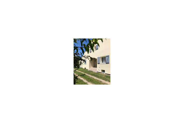 Voir la photo 1/3 du type studio à Étréchy