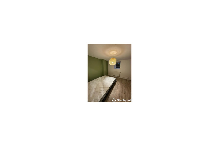 Voir la photo 1/9 du type room à Tourcoing