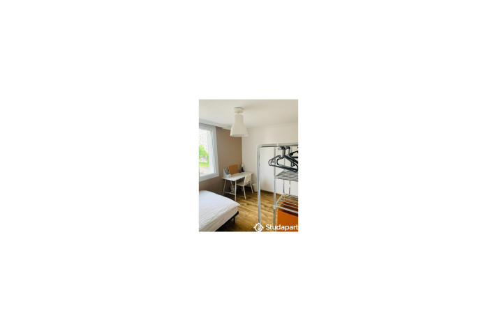 Voir la photo 1/9 du type room à Grenoble