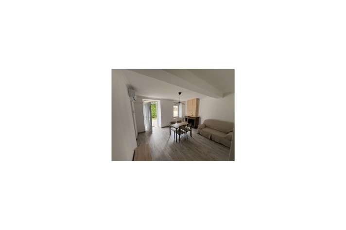 Voir la photo 1/4 du type house à Quié
