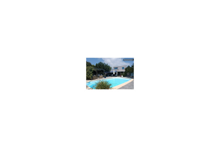Voir la photo 1/12 du type house à Fréjus