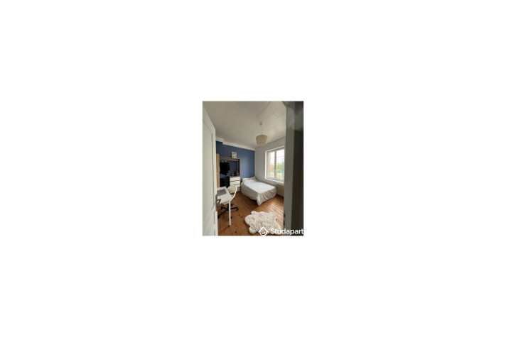 Voir la photo 1/13 du type room à Loos