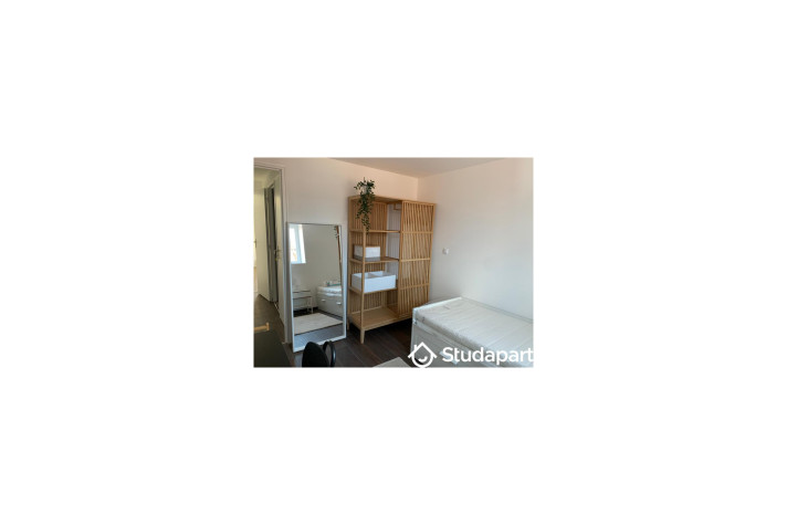 Voir la photo 1/8 du type room à Roubaix