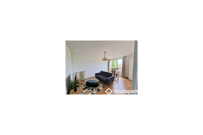 Voir la photo 1/10 du type room à Brunoy