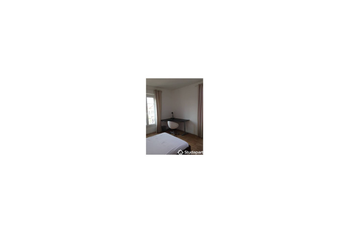 Voir la photo 1/7 du type room à Corbeil-Essonnes