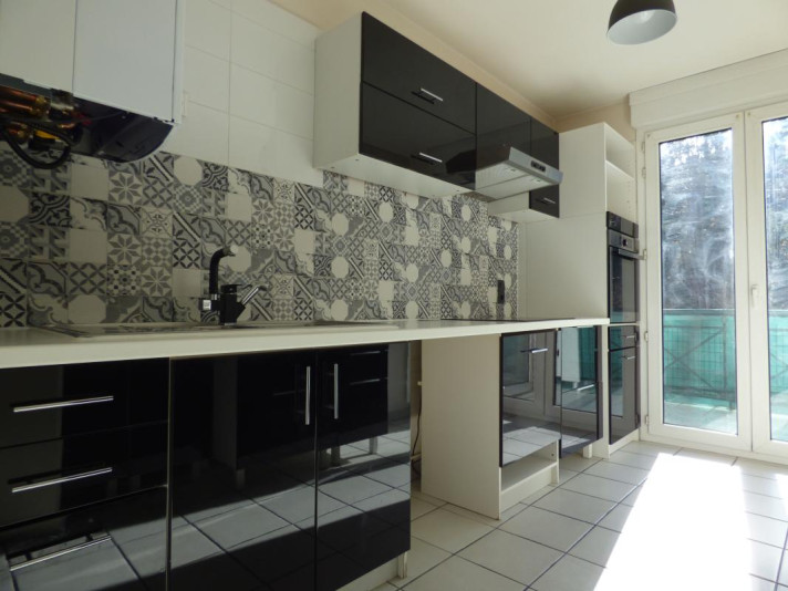 Voir la photo 1/9 du type apartment à Le Puy-en-Velay