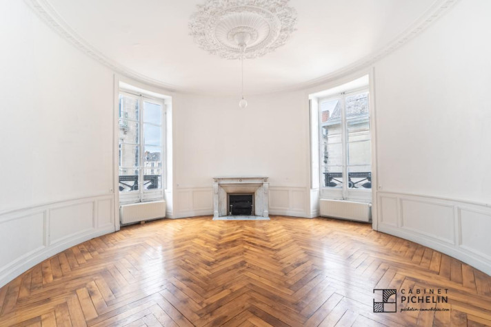 Voir la photo 1/10 du type apartment à Nantes