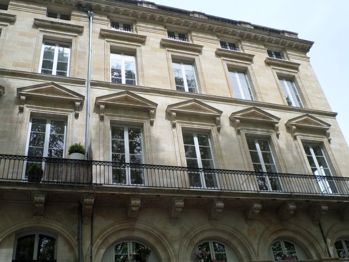 Voir la photo 1/10 du type apartment à Bordeaux