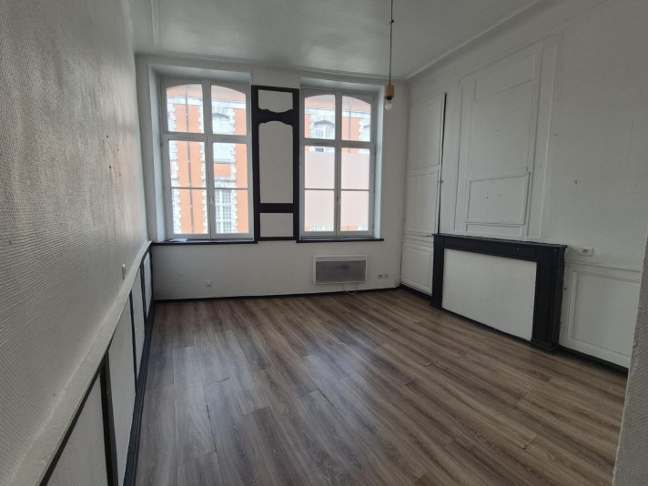 Voir la photo 1/8 du type apartment à Valenciennes