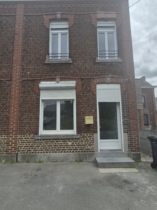 Voir la photo 1/9 du type house à Maubeuge