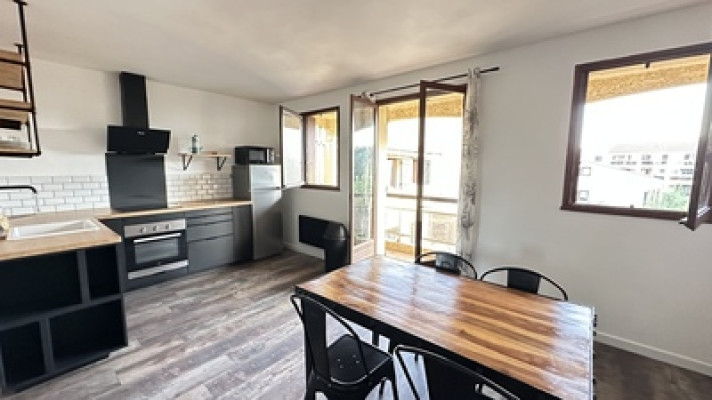 Voir la photo 1/9 du type apartment à Hyères