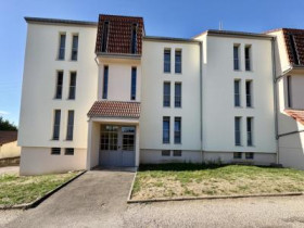 Appartement à Longeau-Percey