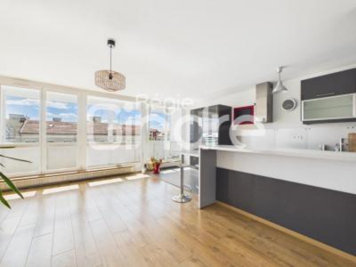 Voir la photo 1/12 du type apartment à Villeurbanne